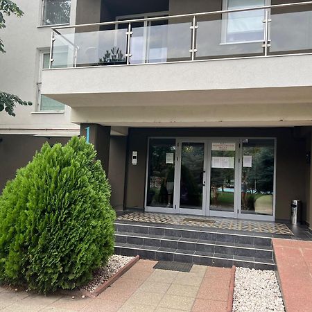 Tranzzit Airport Apartament Otopeni Exteriör bild