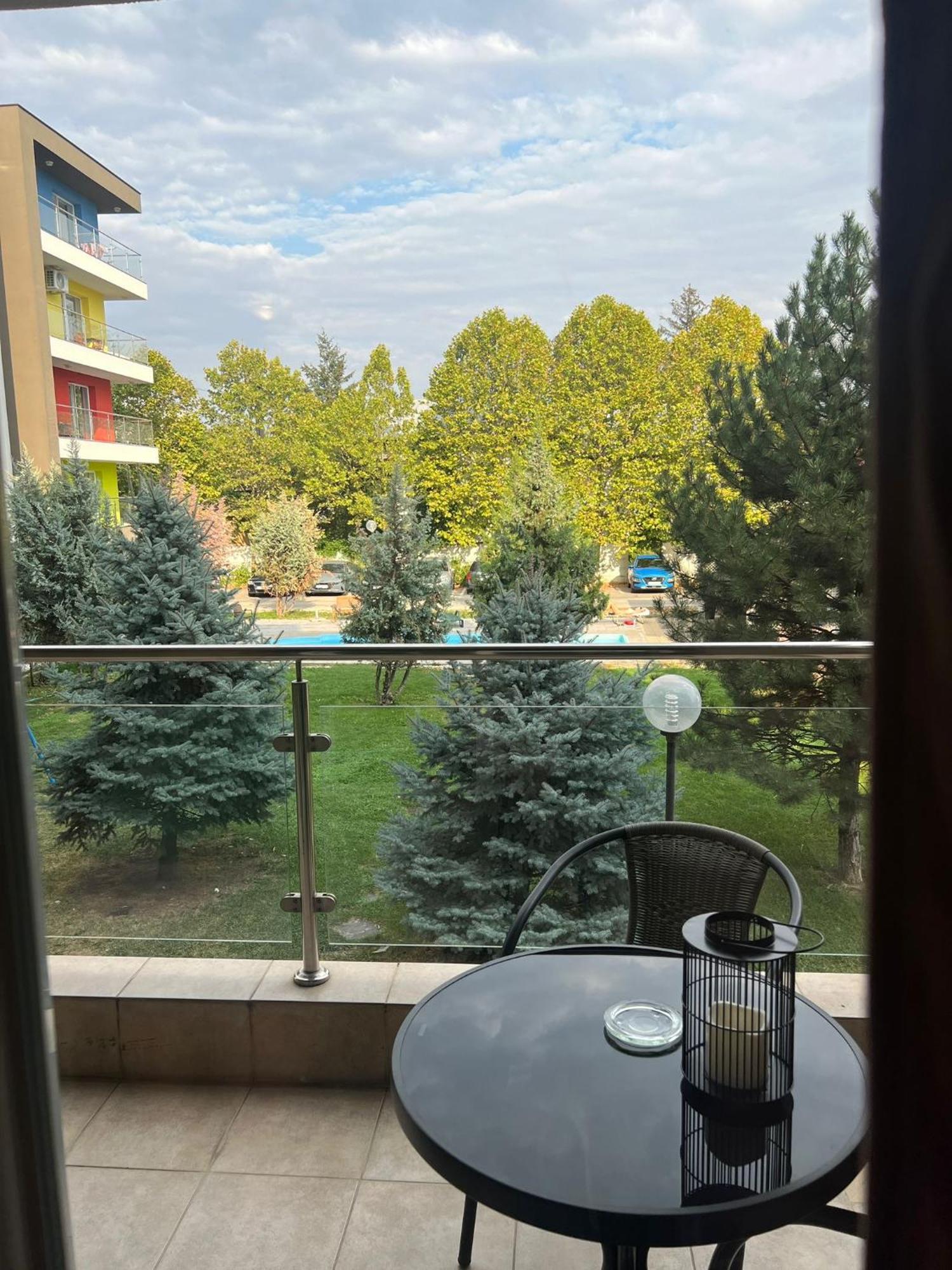 Tranzzit Airport Apartament Otopeni Exteriör bild